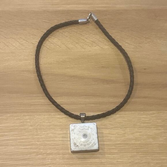 Beautiful Shiva Eye (Pacific Cat’s Eye) Shell Sterling Silver Necklace - Picture 2 of 5